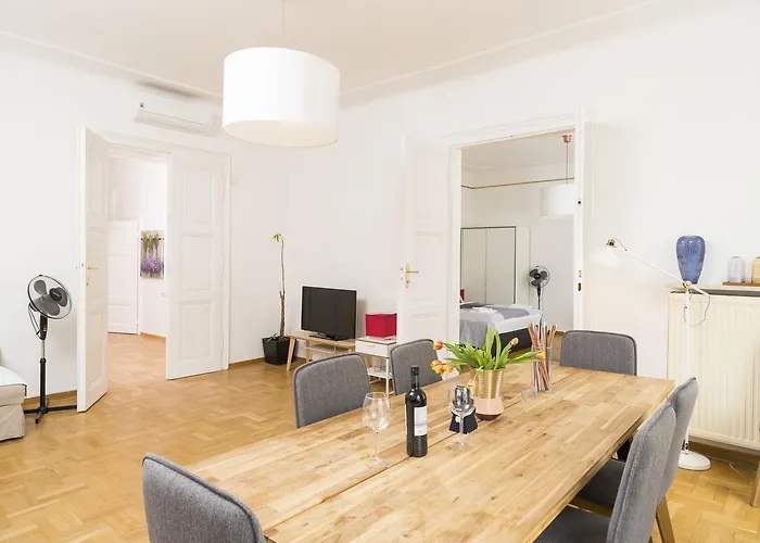De Luxe Suite Staatsoper Апартаменты *