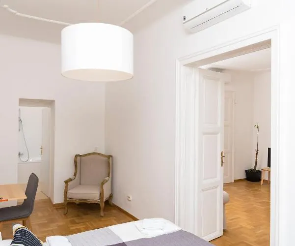 Апартаменты De Luxe Suite Staatsoper Вена